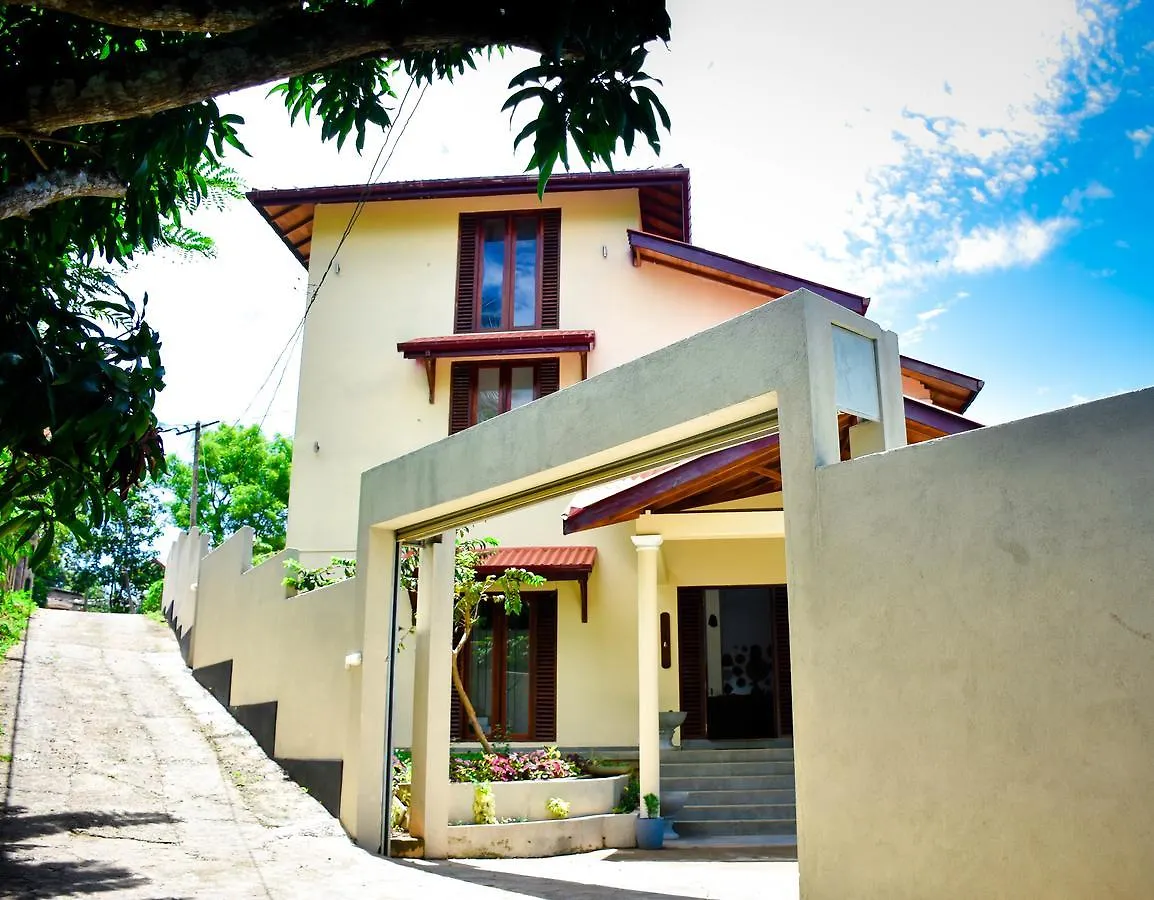 Sri Kandyan Bungalow 2*, Kandy