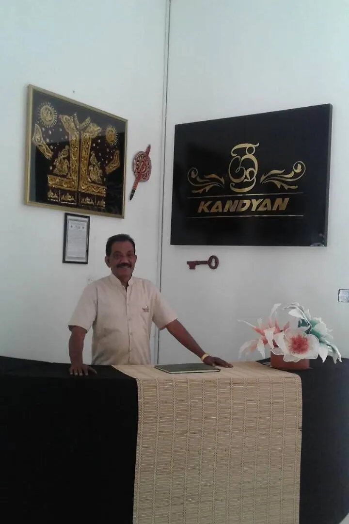 Alojamento de Acomodação e Pequeno-almoço Sri Kandyan Bungalow