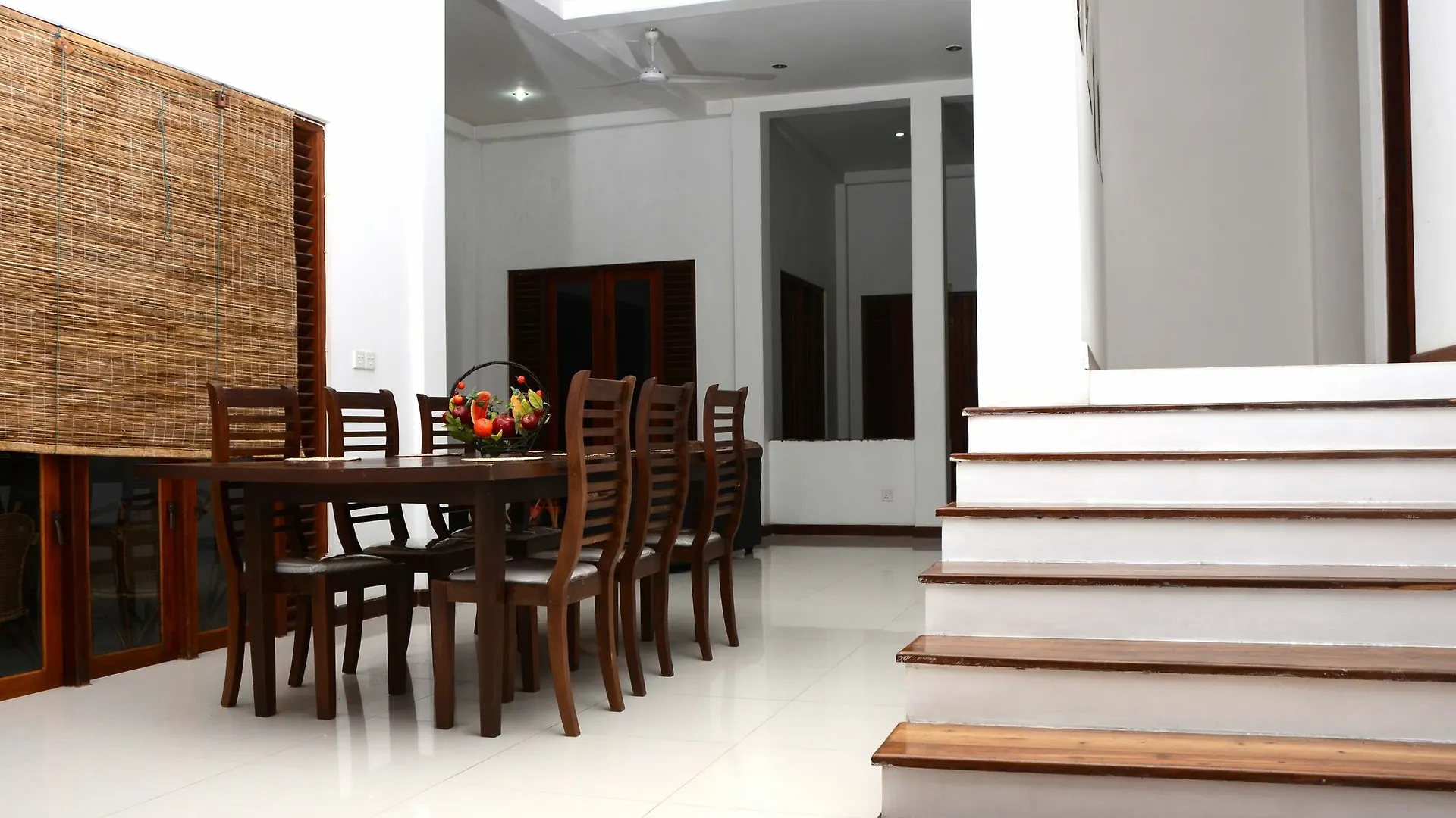 Sri Kandyan Bungalow 2*, Kandy